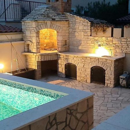 Traumferienwohnung Mit Privatem Pool & Gemuetlicher Grillecke Am Meer, Kroatien, Istrien, Liznjan Bei Medulin - Bester Urlaub An Der Adria, Fuer Paare Экстерьер фото