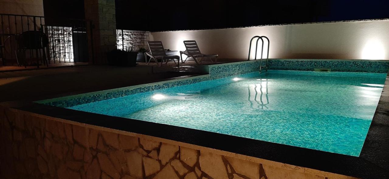 Traumferienwohnung Mit Privatem Pool & Gemuetlicher Grillecke Am Meer, Kroatien, Istrien, Liznjan Bei Medulin - Bester Urlaub An Der Adria, Fuer Paare Экстерьер фото